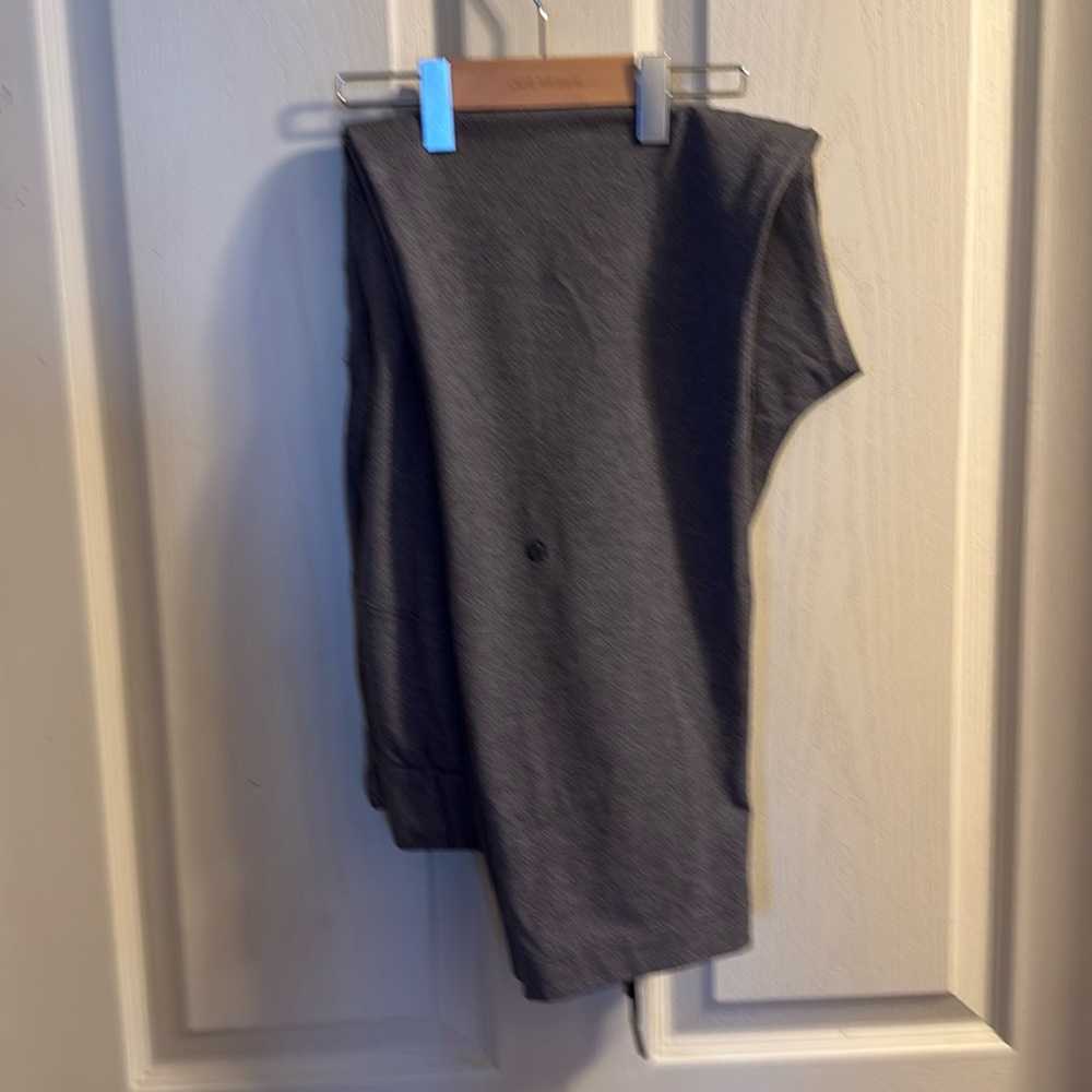Lululemon size 10